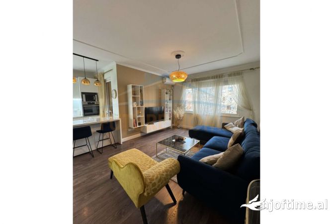 Shtepi me qera Apartament ne Tirane, 2+1, Mobilimi E mobiluar, Pagesa 1,200  Euro.