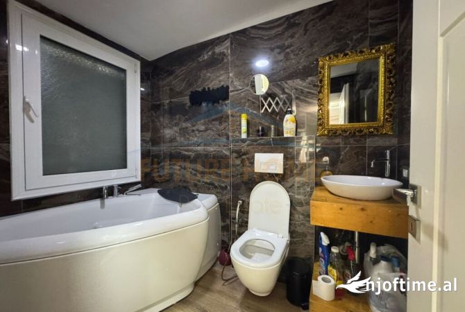 Shtepi me qera Apartament ne Tirane, 3+1, Mobilimi E mobiluar, Pagesa 1,200  Euro.