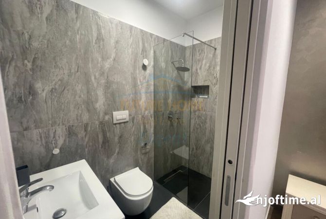 Shtepi me qera Apartament ne Tirane, 2+1, Mobilimi E mobiluar, Pagesa 1,700  Euro.