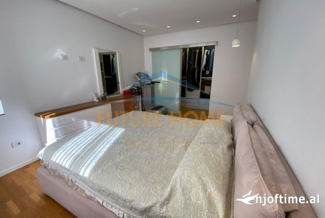 Shtepi ne shitje Apartament ne Tirane, 2+1, Mobilimi E mobiluar, Pagesa 240,000  Euro.