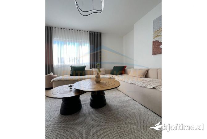 Shtepi ne shitje Apartament ne Tirane, 2+1, Mobilimi E mobiluar, Pagesa 165,000  Euro.