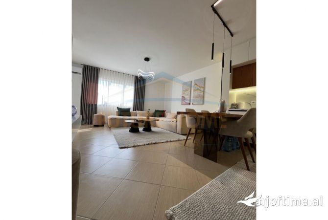 Shtepi ne shitje Apartament ne Tirane, 2+1, Mobilimi E mobiluar, Pagesa 165,000  Euro.