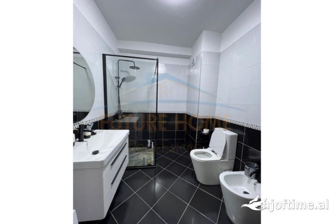 Shtepi ne shitje Apartament ne Tirane, 2+1, Mobilimi E mobiluar, Pagesa 165,000  Euro.