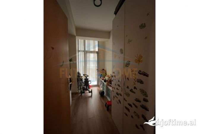 Shtepi ne shitje Apartament ne Tirane, 2+1, Mobilimi E mobiluar, Pagesa 210,000  Euro.