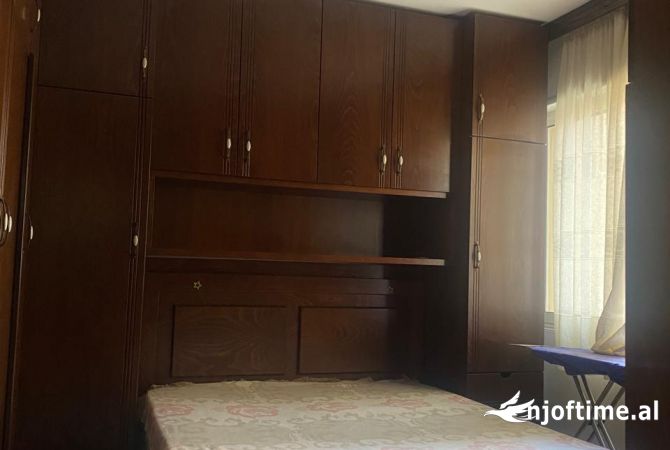 Shtepi me qera Apartament ne Tirane, 1+1, Mobilimi E mobiluar, Pagesa 450  Euro.