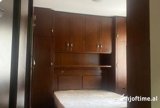 Shtepi me qera Apartament ne Tirane, 1+1, Mobilimi E mobiluar, Pagesa 450  Euro.