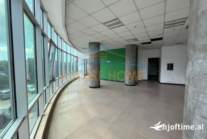Ambient biznesi me qera 3+1 ne Tirane - 2,800 Euro