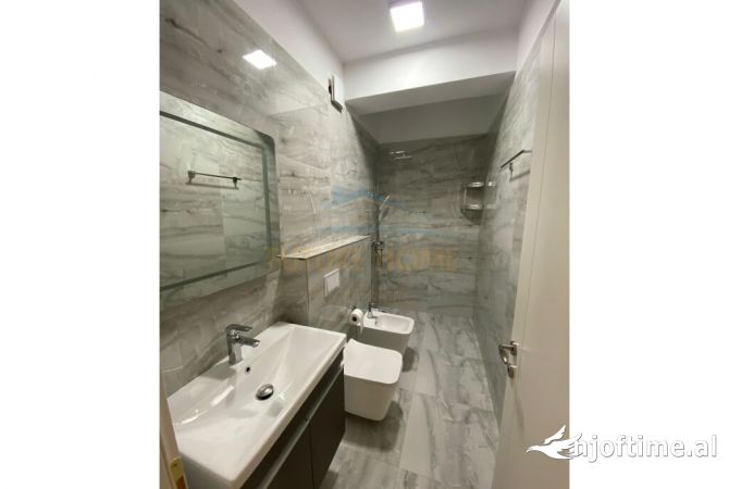 Shtepi me qera Apartament ne Tirane, 2+1, Mobilimi E mobiluar, Pagesa 1,200  Euro.