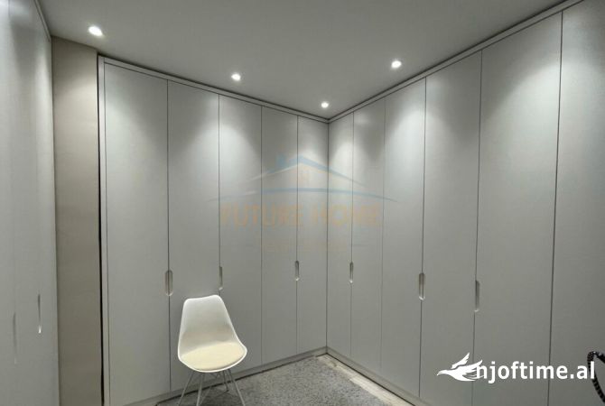 Shtepi ne shitje Apartament ne Tirane, 3+1, Mobilimi E mobiluar, Pagesa 150,000  Euro.