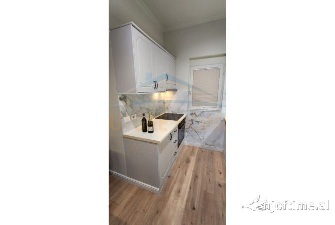 Shtepi ne shitje Apartament ne Durres, 1+1, Mobilimi E mobiluar, Pagesa 120,000  Euro.