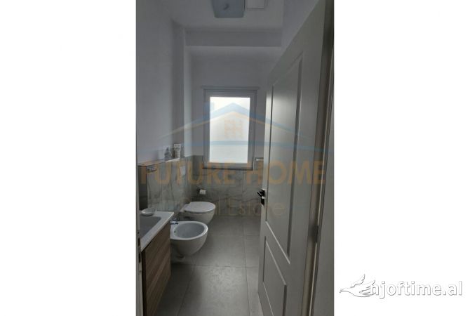 Shtepi me qera Vila Luksoze ne Tirane, 5+1, Mobilimi E mobiluar, Pagesa 2,500  Euro.