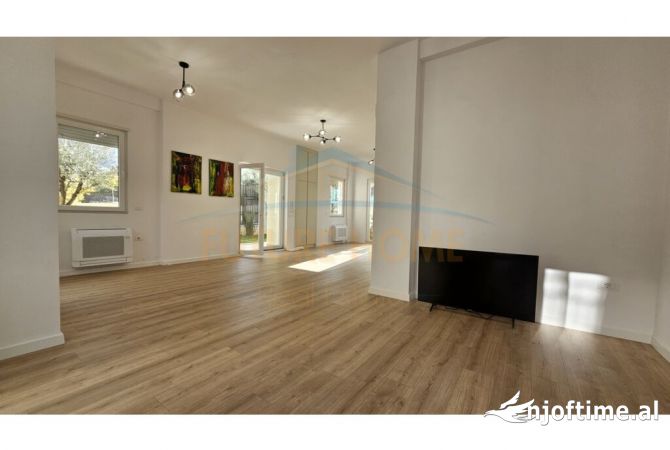 Shtepi me qera 5+1 ne Tirane - 2,500 Euro
