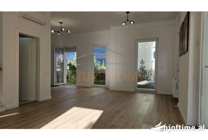 Shtepi me qera Vila Luksoze ne Tirane, 5+1, Mobilimi E mobiluar, Pagesa 2,500  Euro.