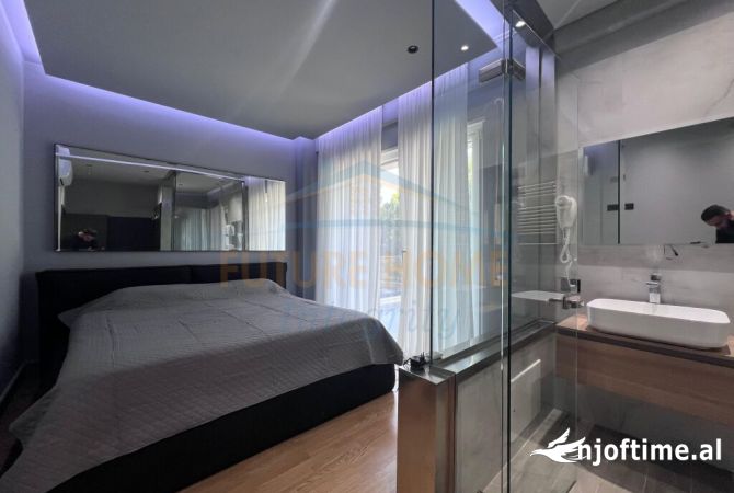 Shtepi me qera Vila Luksoze ne Durres, 4+1, Mobilimi E mobiluar, Pagesa 7,500  Euro.