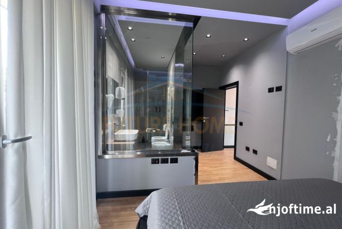 Shtepi me qera Vila Luksoze ne Durres, 4+1, Mobilimi E mobiluar, Pagesa 7,500  Euro.