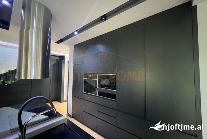 Shtepi me qera Vila Luksoze ne Durres, 4+1, Mobilimi E mobiluar, Pagesa 7,500  Euro.