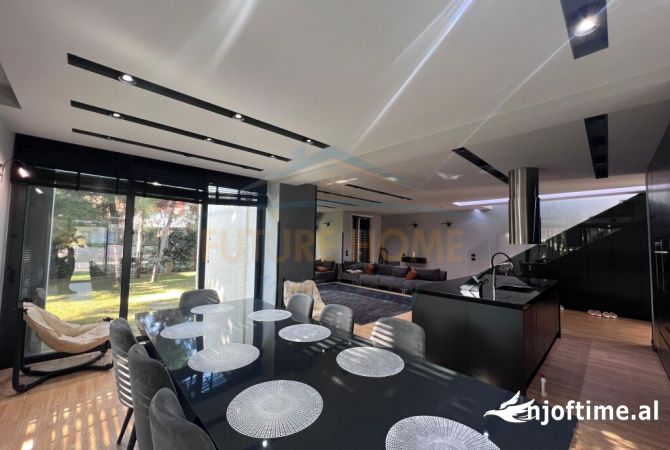 Shtepi me qera Vila Luksoze ne Durres, 4+1, Mobilimi E mobiluar, Pagesa 7,500  Euro.