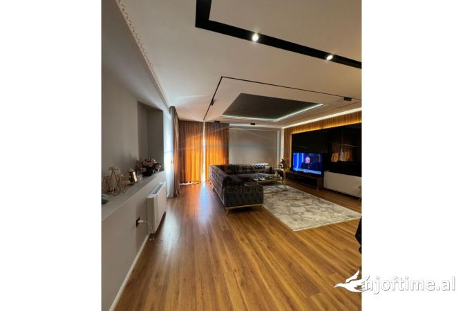 Shtepi ne shitje 3+1 ne Tirane - 355,000 Euro