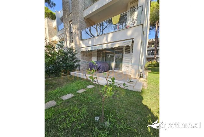 Shtepi ne shitje Apartament ne Durres, 2+1, Mobilimi E mobiluar, Pagesa 360,000  Euro.
