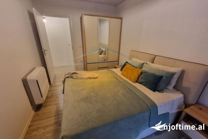 Shtepi ne shitje Apartament ne Durres, 2+1, Mobilimi E mobiluar, Pagesa 360,000  Euro.
