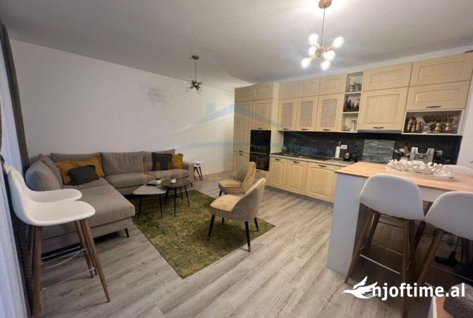 Shtepi ne shitje Apartament ne Durres, 2+1, Mobilimi E mobiluar, Pagesa 360,000  Euro.