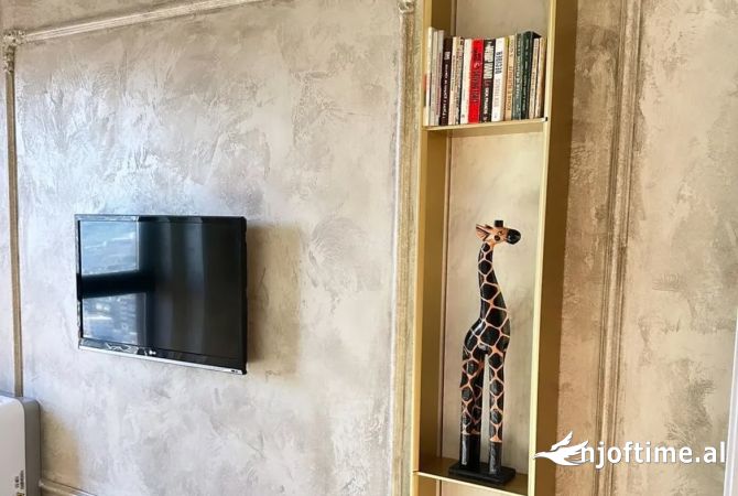 Shtepi me qera Apartament ne Tirane, 1+1, Mobilimi E mobiluar, Pagesa 1,000  Euro.