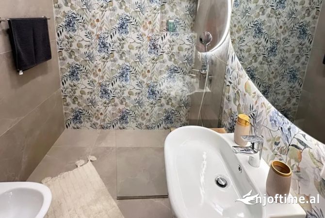 Shtepi me qera Apartament ne Tirane, 1+1, Mobilimi E mobiluar, Pagesa 1,000  Euro.