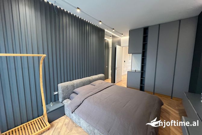 Shtepi me qera Apartament ne Tirane, 2+1, Mobilimi E mobiluar, Pagesa 1,380  Euro.