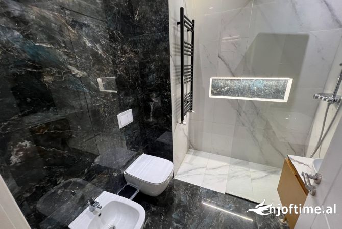 Shtepi me qera Apartament ne Tirane, 2+1, Mobilimi E mobiluar, Pagesa 1,380  Euro.