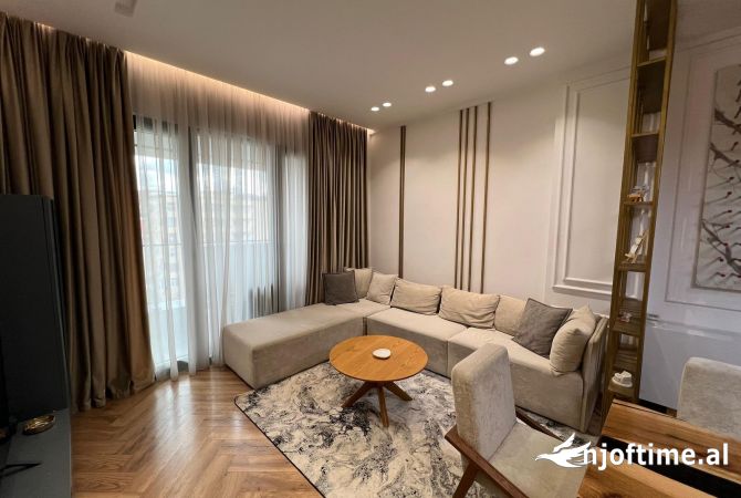 Shtepi me qera 2+1 ne Tirane - 1,380 Euro