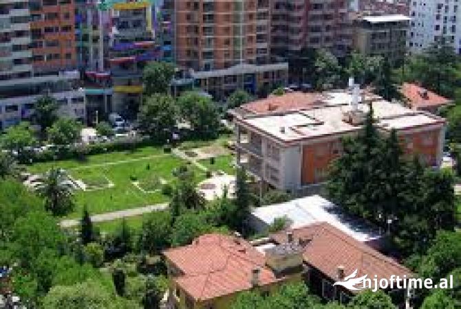 Ambient biznesi me qera 3+1 ne Tirane - 18 Euro