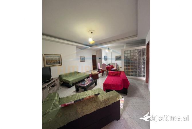 Shtepi ne shitje 4+1 ne Tirane - 240,000 Euro