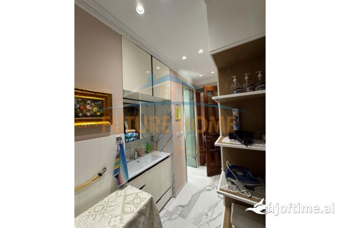 Shtepi me qera Apartament ne Tirane, 2+1, Mobilimi E mobiluar, Pagesa 2,300  Euro.