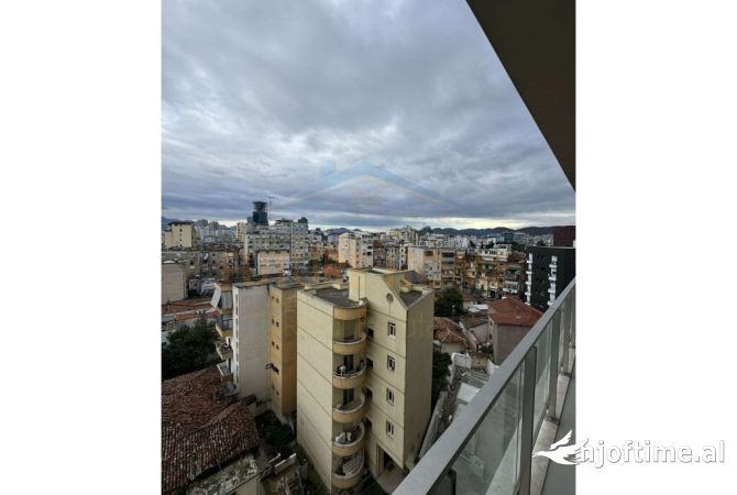 Shtepi ne shitje Apartament ne Tirane, 2+1, Mobilimi Bosh, pa mobiluar, Pagesa 200,000  Euro.