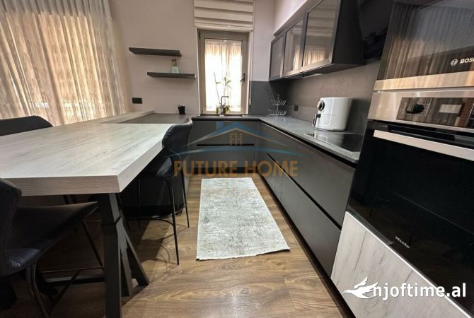 Shtepi me qera Apartament ne Tirane, 3+1, Mobilimi E mobiluar, Pagesa 1,900  Euro.
