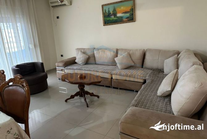 Shtepi me qera Apartament ne Tirane, 2+1, Mobilimi E mobiluar, Pagesa 600  Euro.