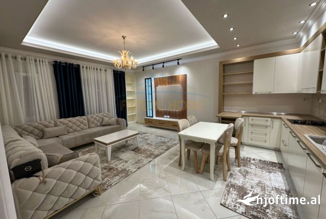 Shtepi ne shitje Apartament ne Tirane, 3+1, Mobilimi E mobiluar, Pagesa 227,000  Euro.