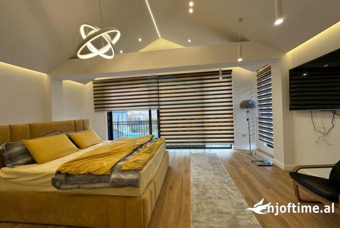 Shtepi me qera Vila Luksoze ne Tirane, 4+1, Mobilimi E mobiluar, Pagesa 5,000  Euro.