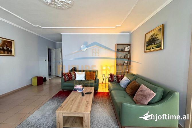 Shtepi ne shitje Apartament ne Tirane, 2+1, Mobilimi E mobiluar, Pagesa 235,000  Euro.
