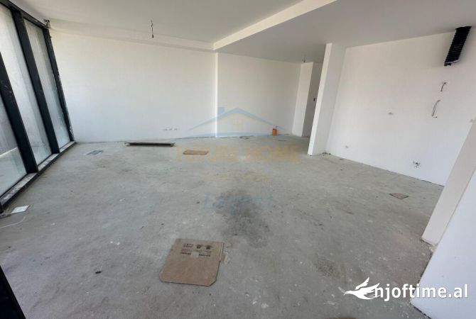 Apartment for sale in Tirana 3+1, Emty