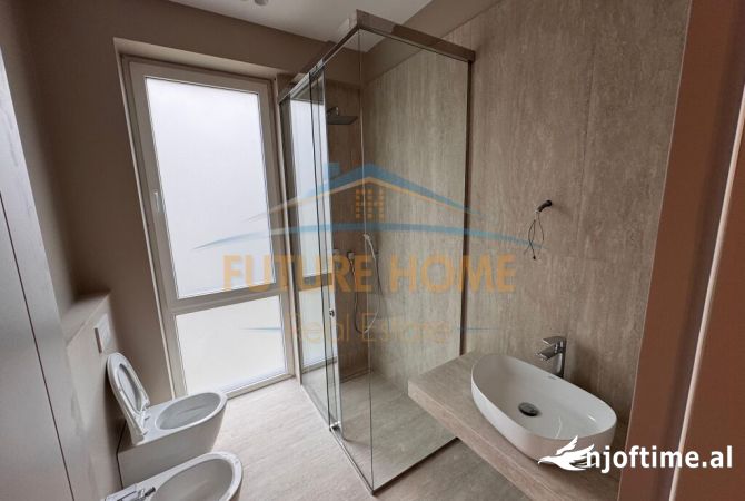 Shtepi ne shitje Apartament ne Tirane, 3+1, Mobilimi Bosh, pa mobiluar, Pagesa 424,000  Euro.