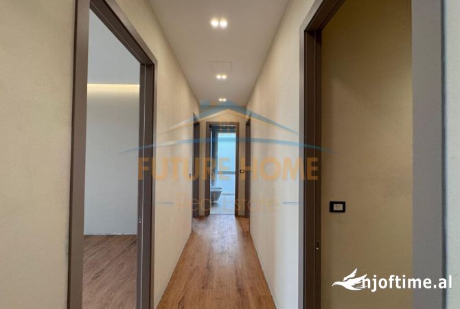 Shtepi ne shitje Apartament ne Tirane, 3+1, Mobilimi Bosh, pa mobiluar, Pagesa 424,000  Euro.