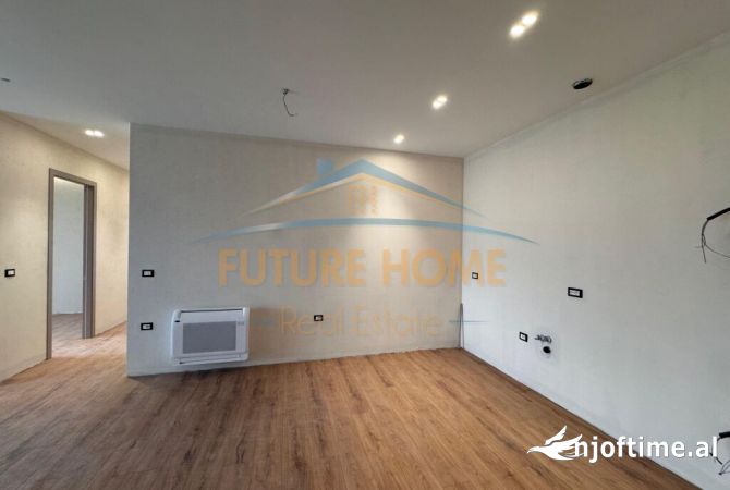 Shtepi ne shitje Apartament ne Tirane, 3+1, Mobilimi Bosh, pa mobiluar, Pagesa 424,000  Euro.