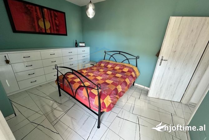 Shtepi ne shitje Apartament ne Tirane, 2+1, Mobilimi E mobiluar, Pagesa 310,000  Euro.
