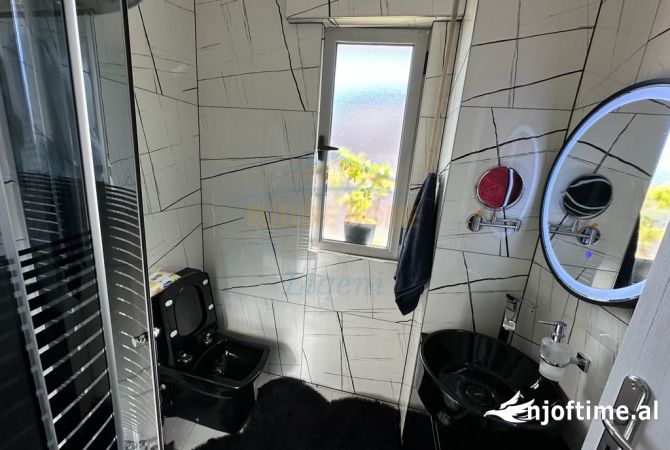 Shtepi ne shitje Apartament ne Tirane, 2+1, Mobilimi E mobiluar, Pagesa 310,000  Euro.