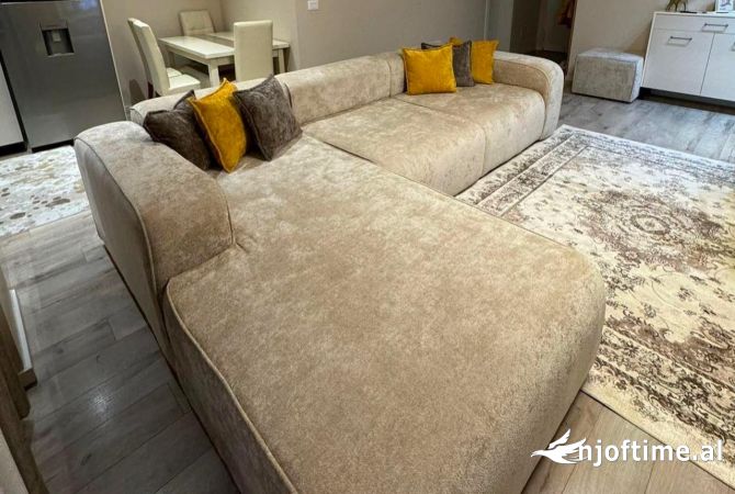 Shtepi me qera 2+1 ne Tirane - 800 Euro