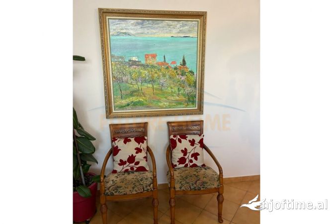 Shtepi me qera 2+1 ne Tirane - 1,200 Euro