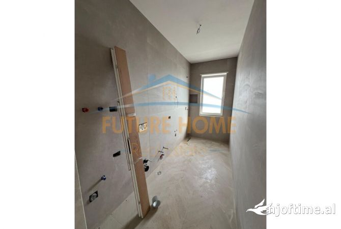 Shtepi ne shitje Apartament ne Tirane, 2+1, Mobilimi Bosh, pa mobiluar, Pagesa 110,000  Euro.