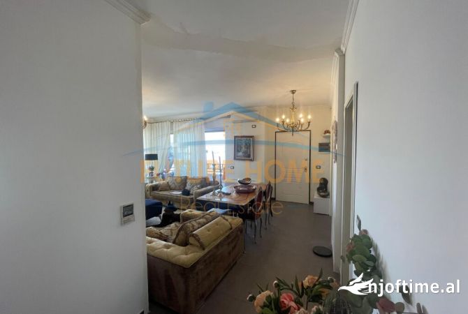 Shtepi ne shitje Apartament ne Tirane, 3+1, Mobilimi E mobiluar, Pagesa 260,000  Euro.