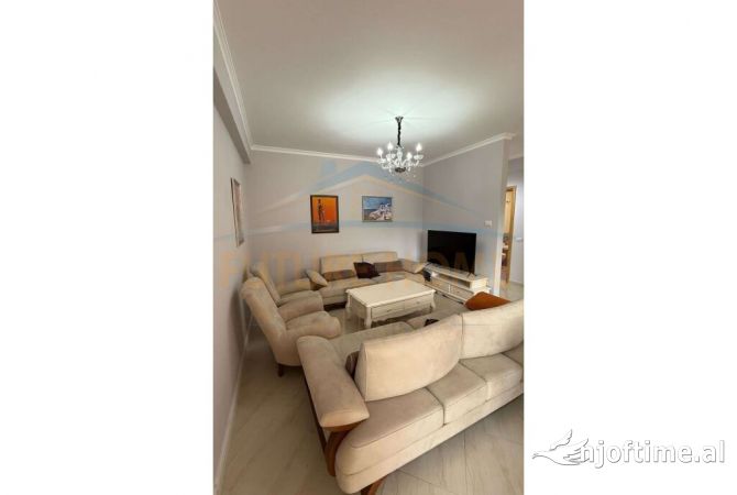 Shtepi ne shitje Apartament ne Tirane, 2+1, Mobilimi E mobiluar, Pagesa 192,000  Euro.